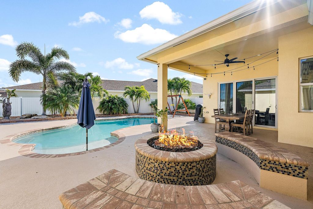 Photo of 10352 SW Westlawn Boulevard, Port Saint Lucie, FL 34987 (MLS # R11158527)