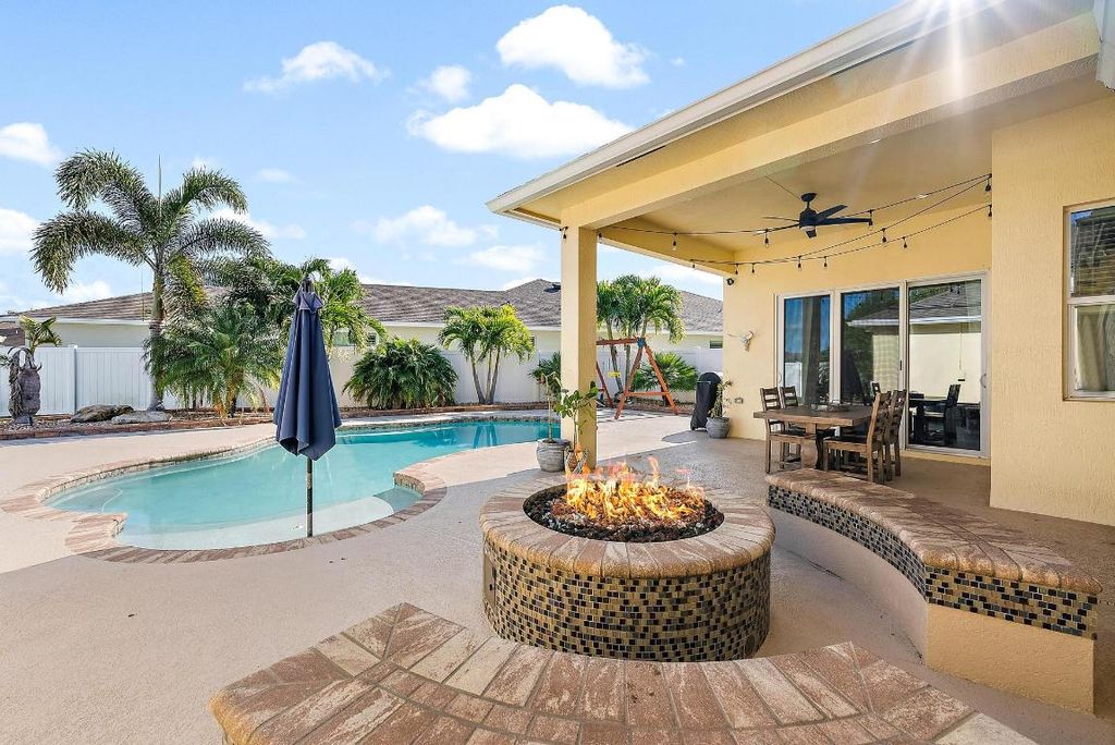 Photo of 10352 SW Westlawn Boulevard, Port Saint Lucie, FL 34987 (MLS # R11158527)