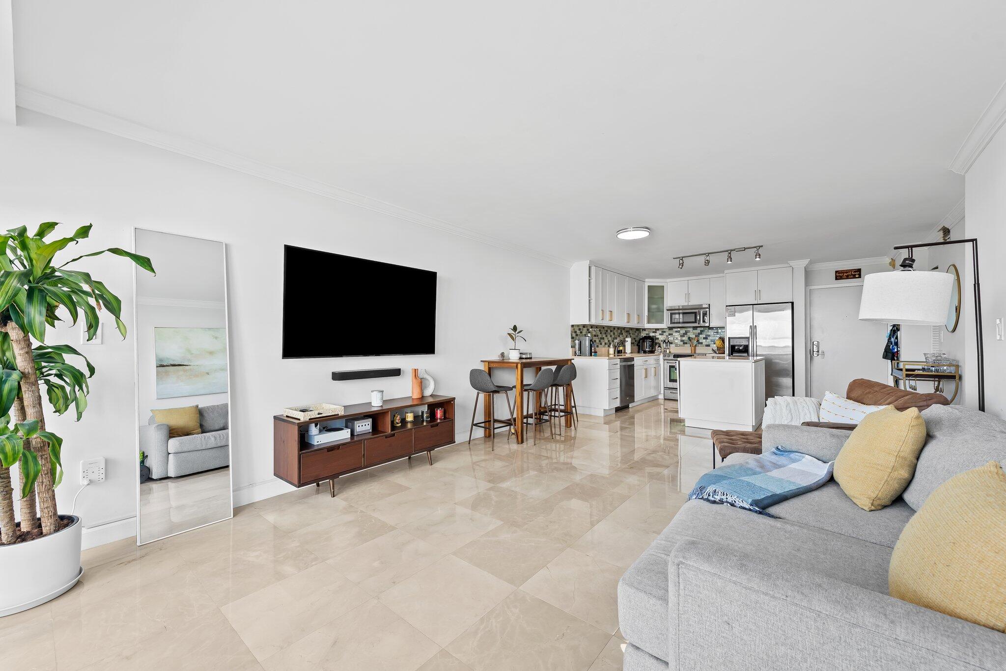 600 NE 36th Street 606