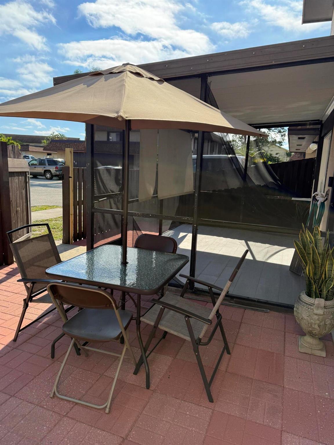 qual hollow condo - Residential Lease