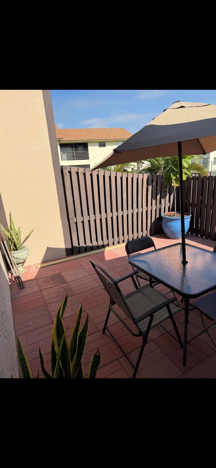 qual hollow condo - Residential Lease