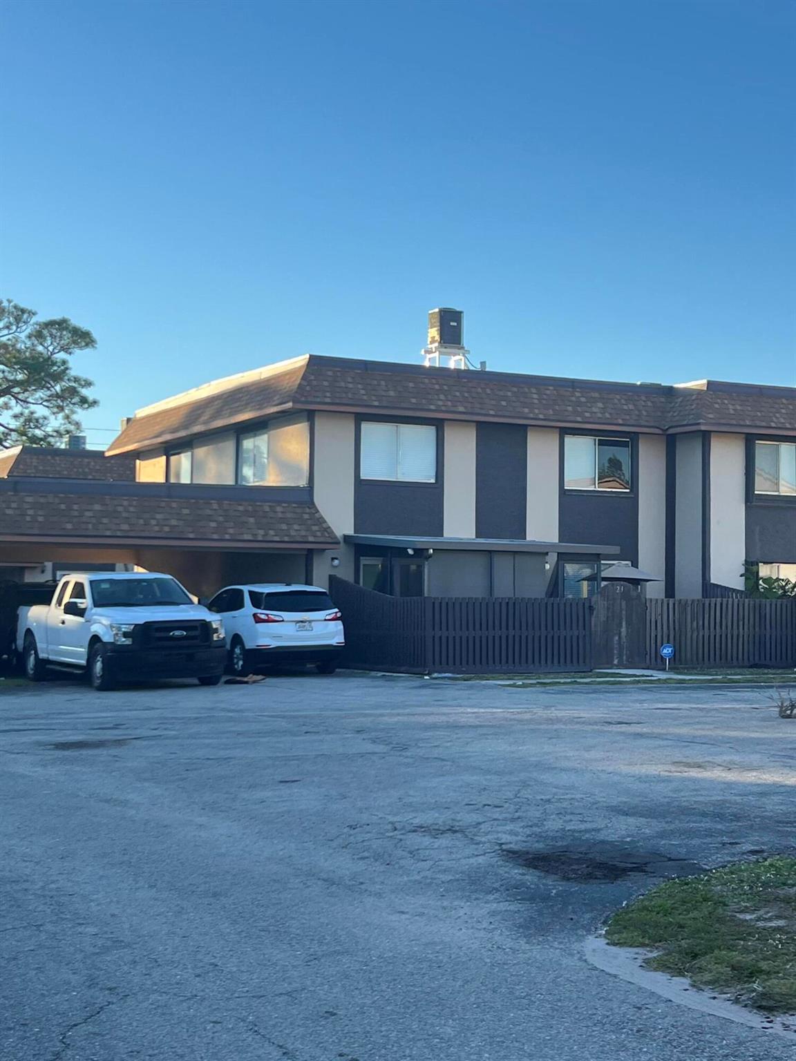 qual hollow condo - Residential Lease