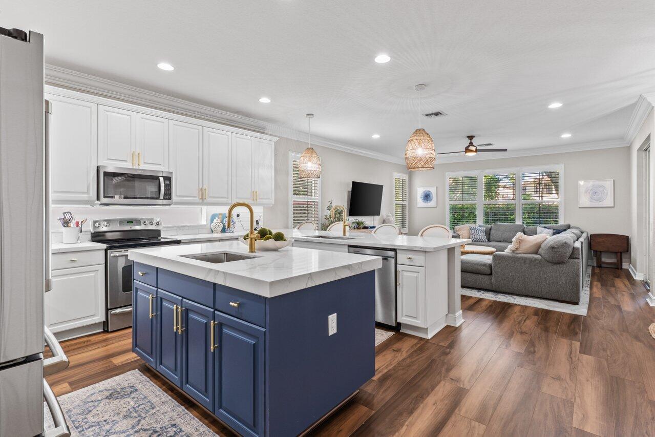 CANYON SPRINGS - Residential