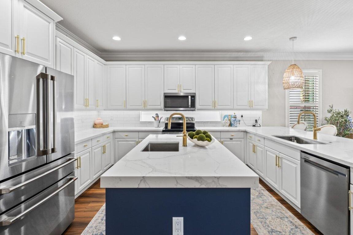 CANYON SPRINGS - Residential