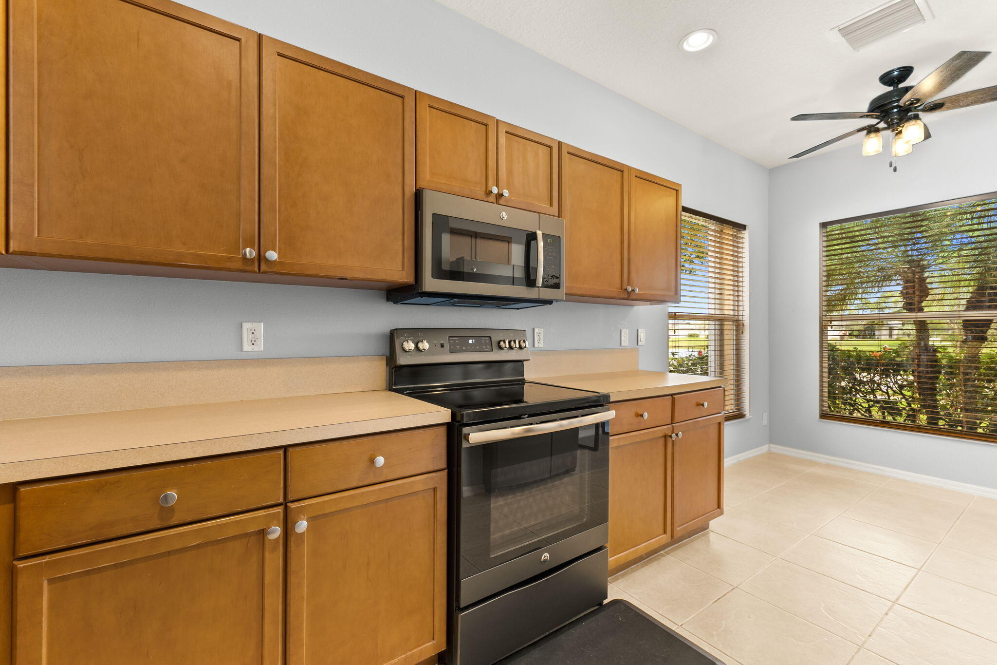 LAKEFOREST POINTE - Residential