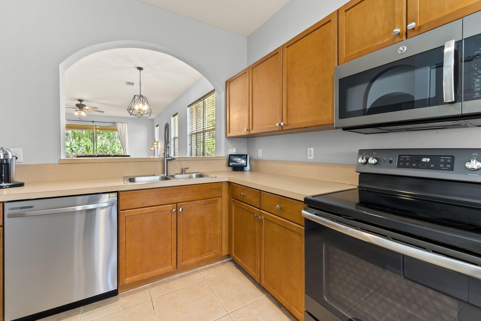 LAKEFOREST POINTE - Residential