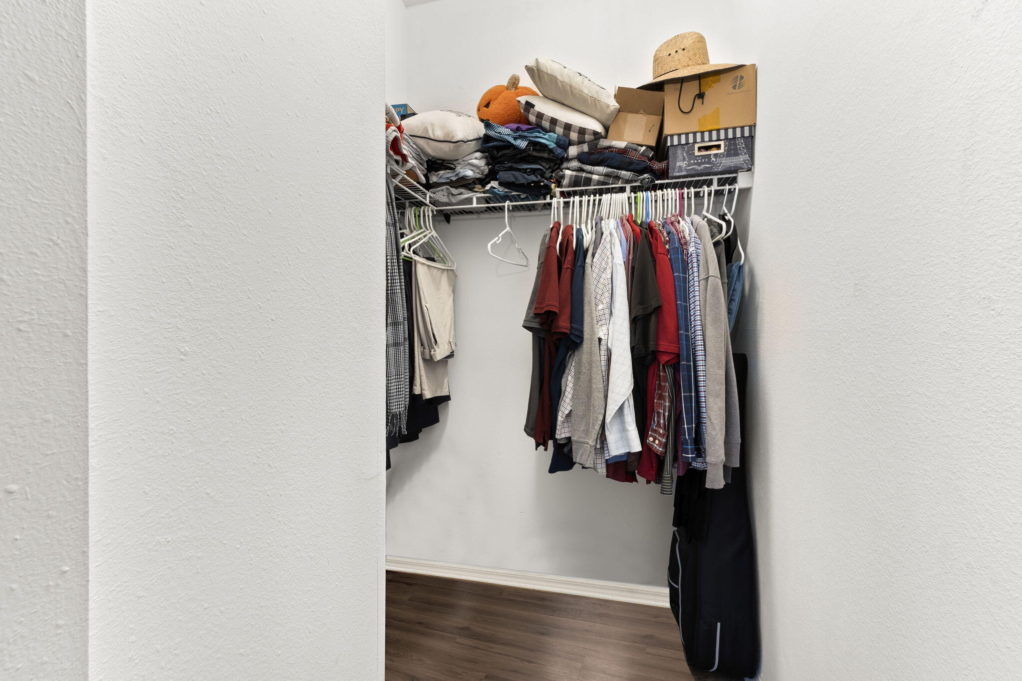 LAKEFOREST POINTE - Residential