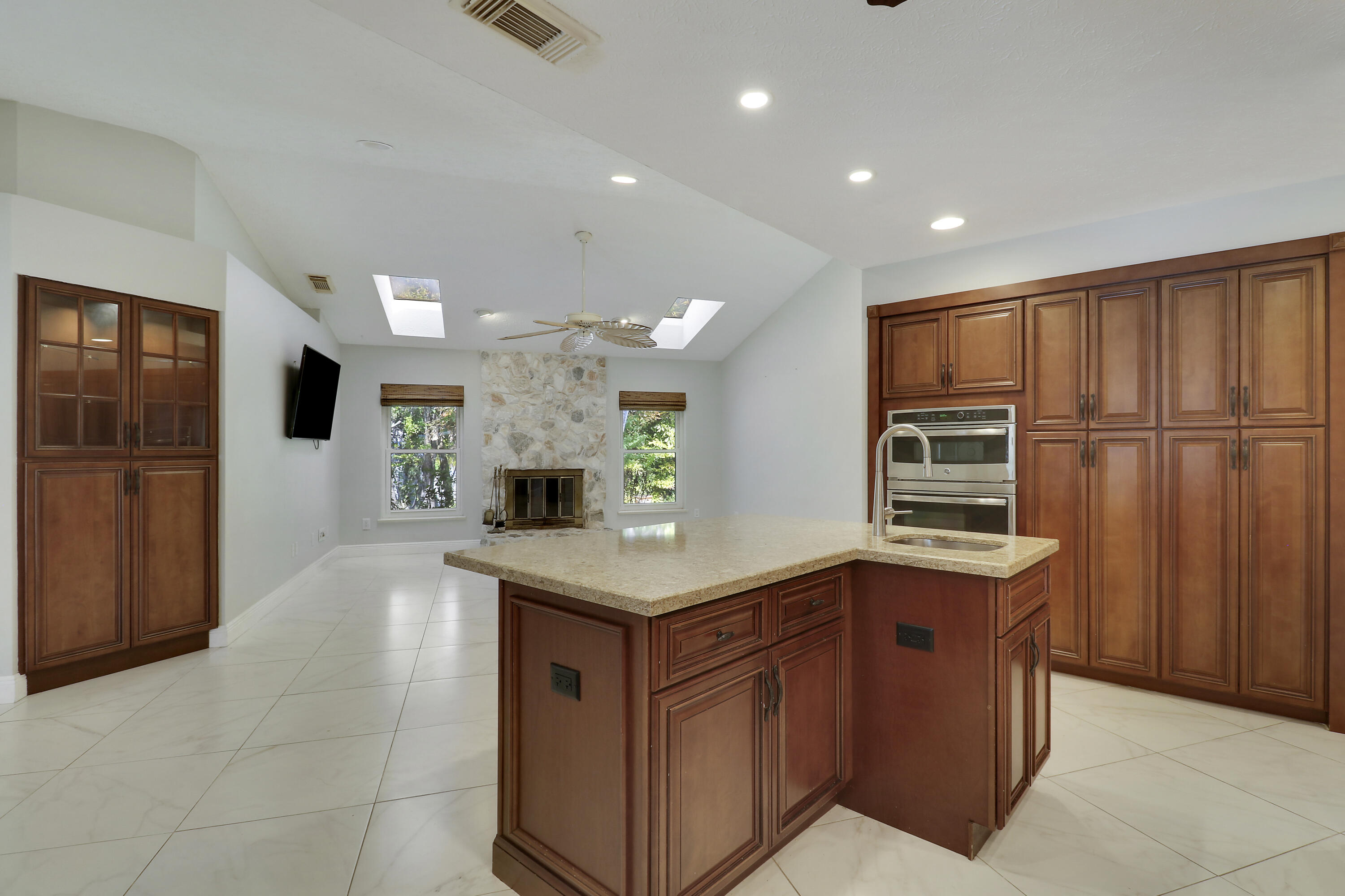 VIKINGS LANDING - Residential