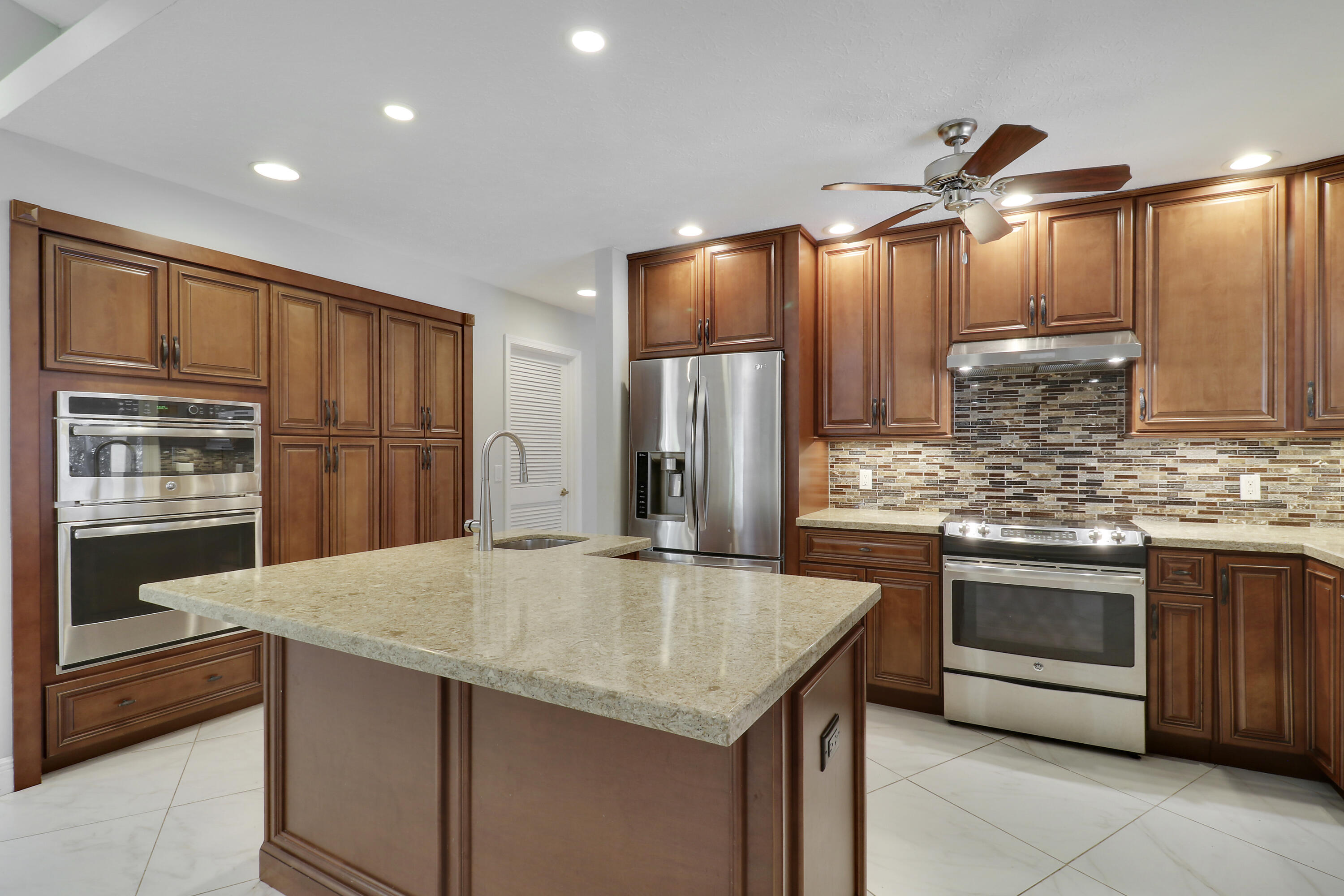 VIKINGS LANDING - Residential