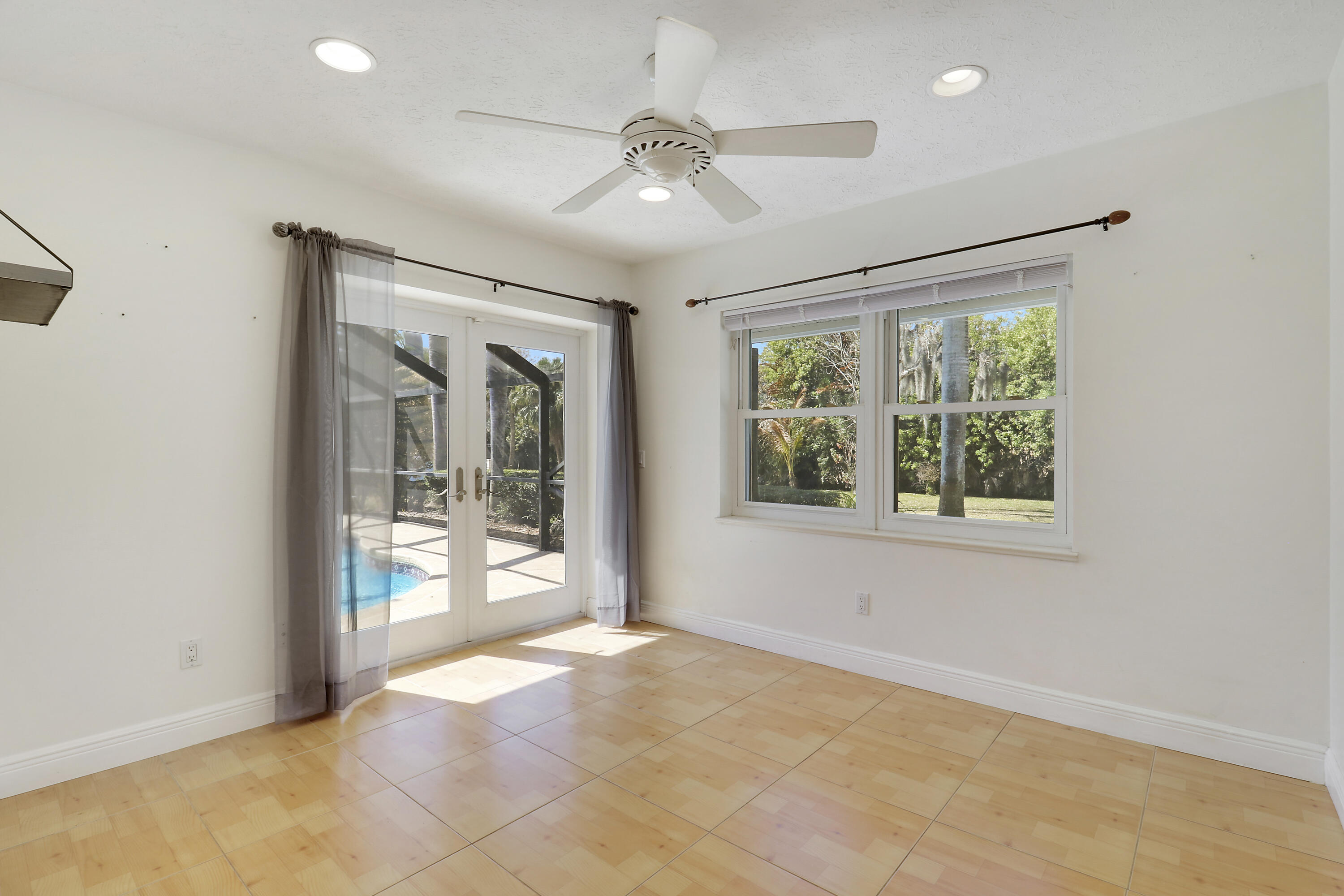 VIKINGS LANDING - Residential