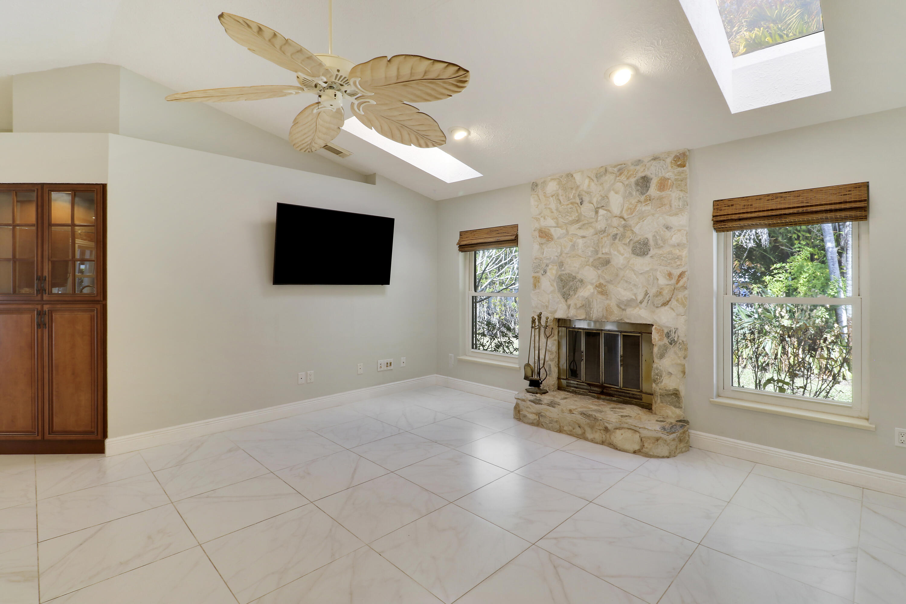 VIKINGS LANDING - Residential