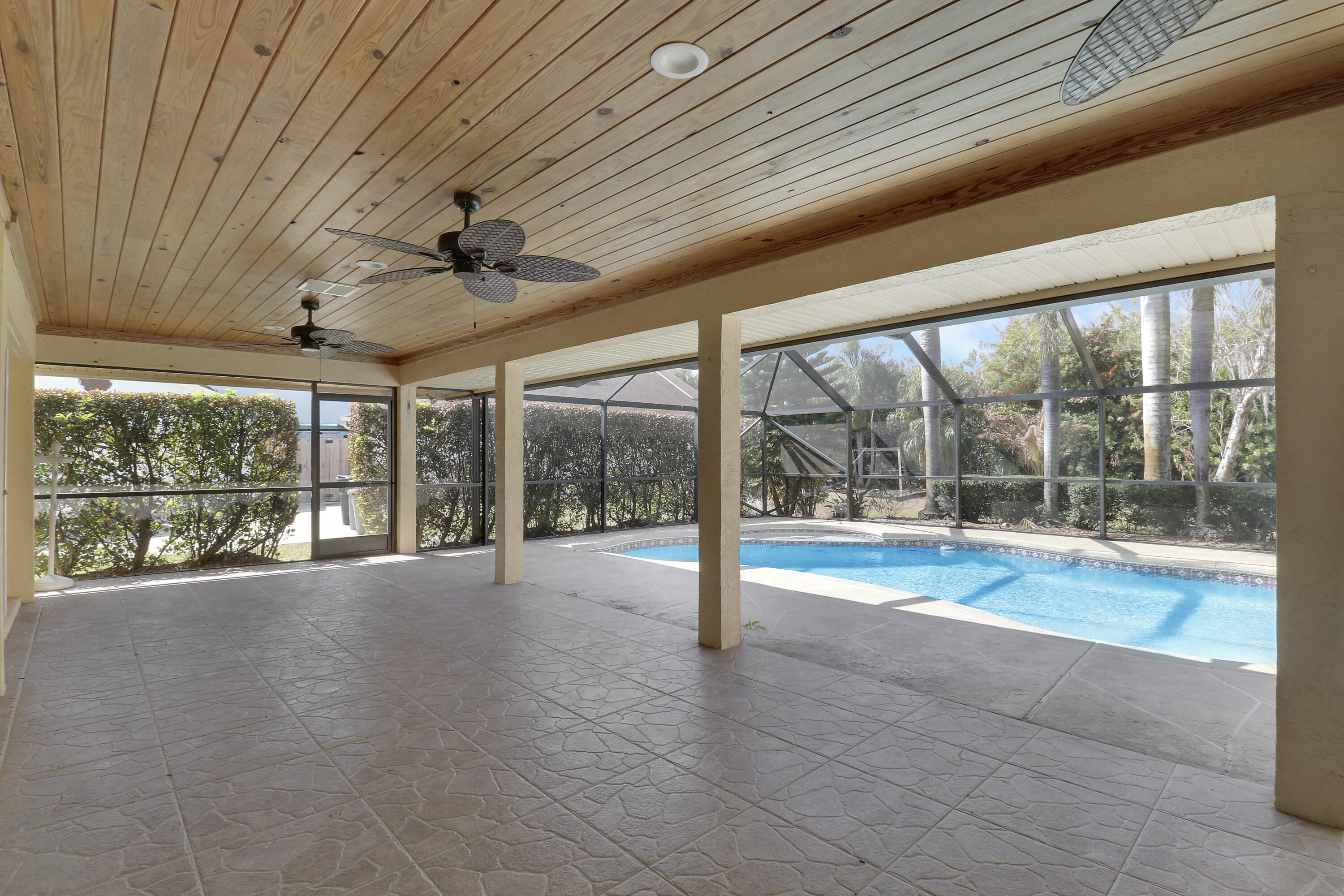 VIKINGS LANDING - Residential