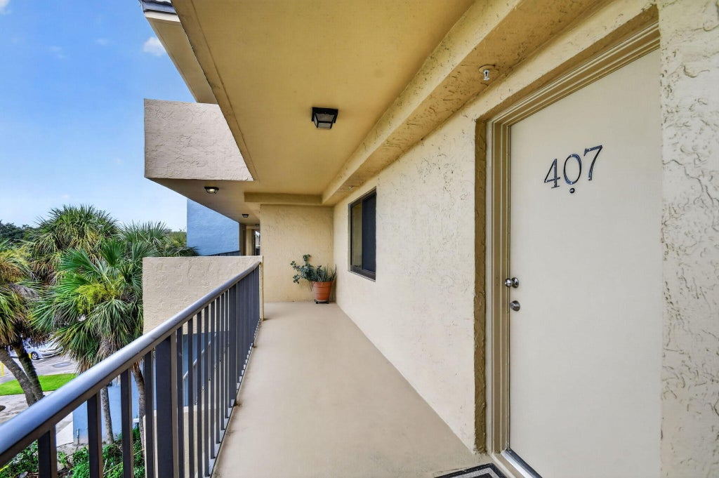 Photo of 2786 TENNIS CLUB Drive #407, West Palm Beach, FL 33417 (MLS # B26072041)