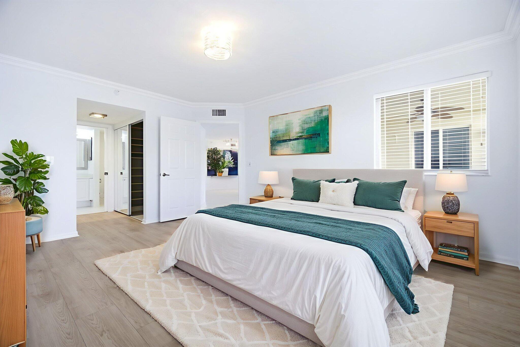 SOUTHAMPTON CONDOMINIUM H - Residential