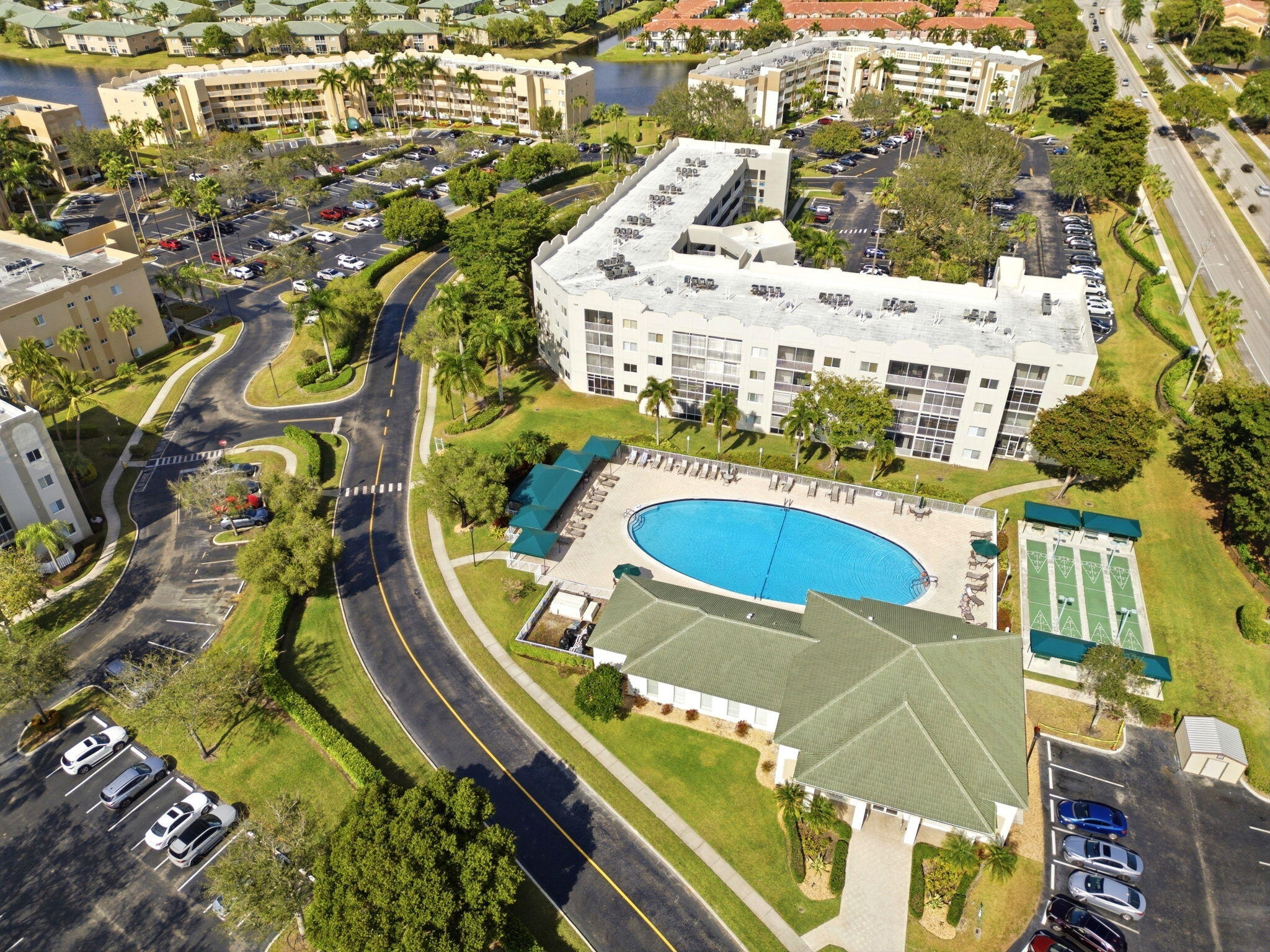 SOUTHAMPTON CONDOMINIUM H - Residential