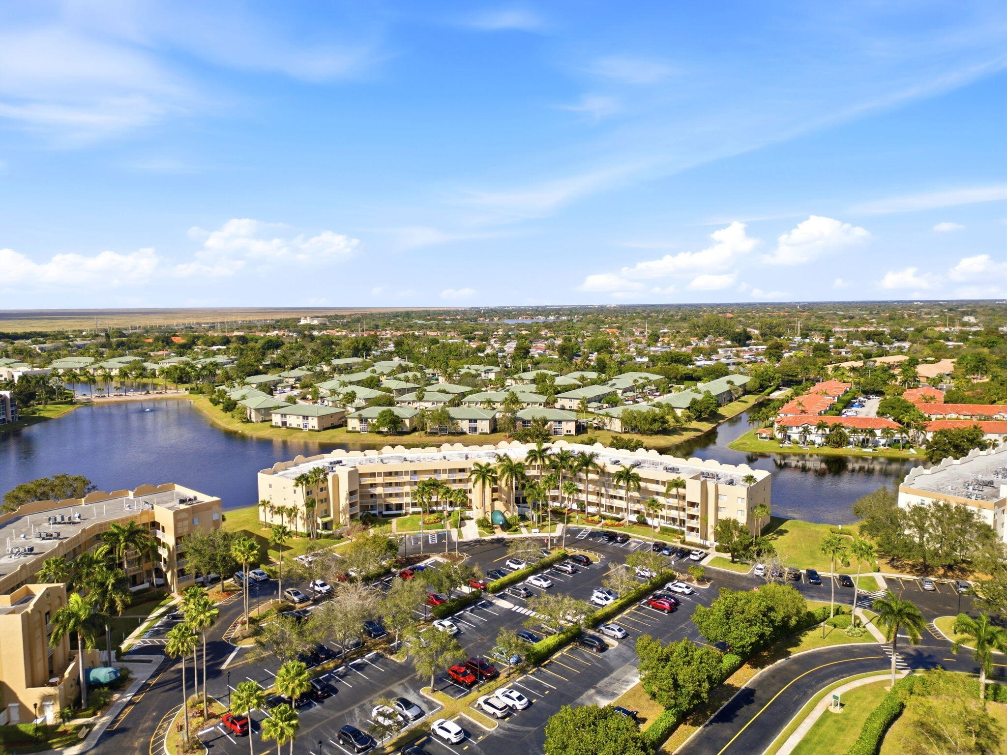 SOUTHAMPTON CONDOMINIUM H - Residential