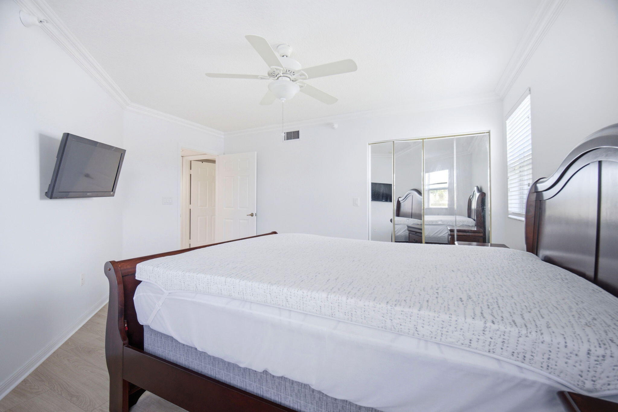 SOUTHAMPTON CONDOMINIUM H - Residential