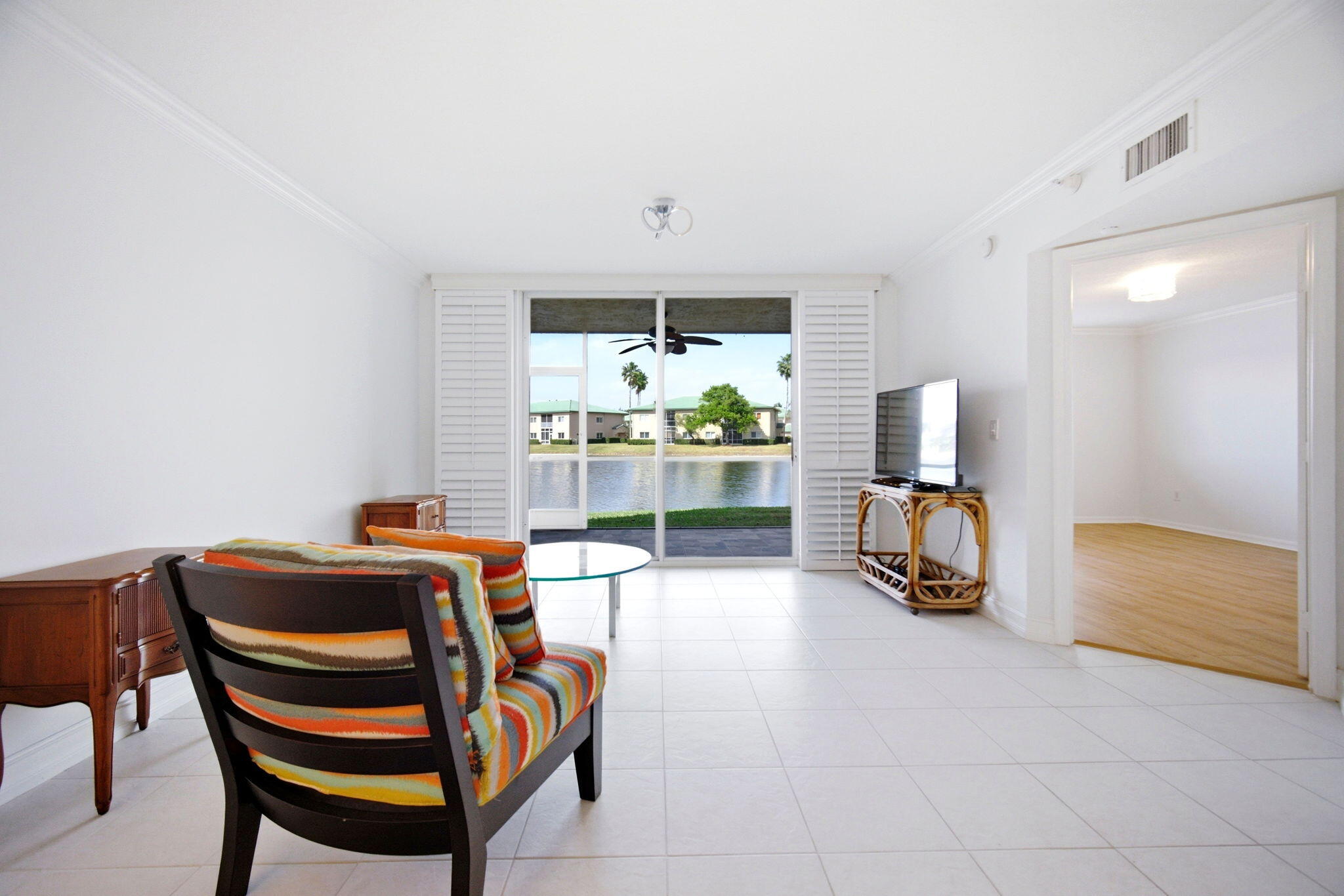 SOUTHAMPTON CONDOMINIUM H - Residential