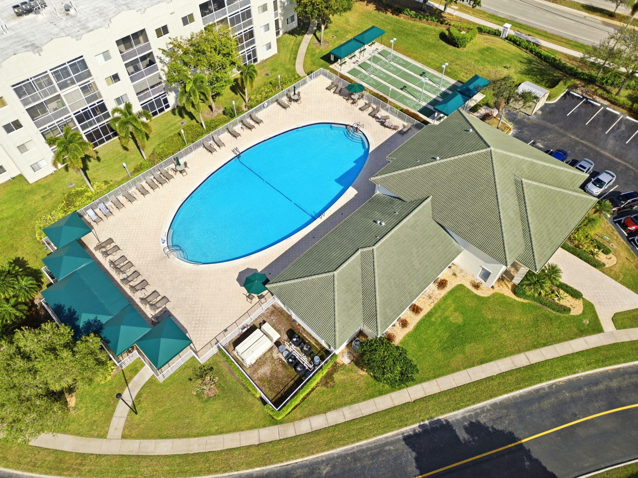 SOUTHAMPTON CONDOMINIUM H - Residential