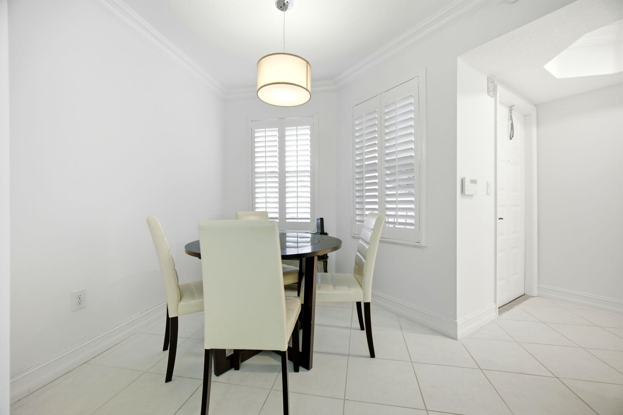 SOUTHAMPTON CONDOMINIUM H - Residential