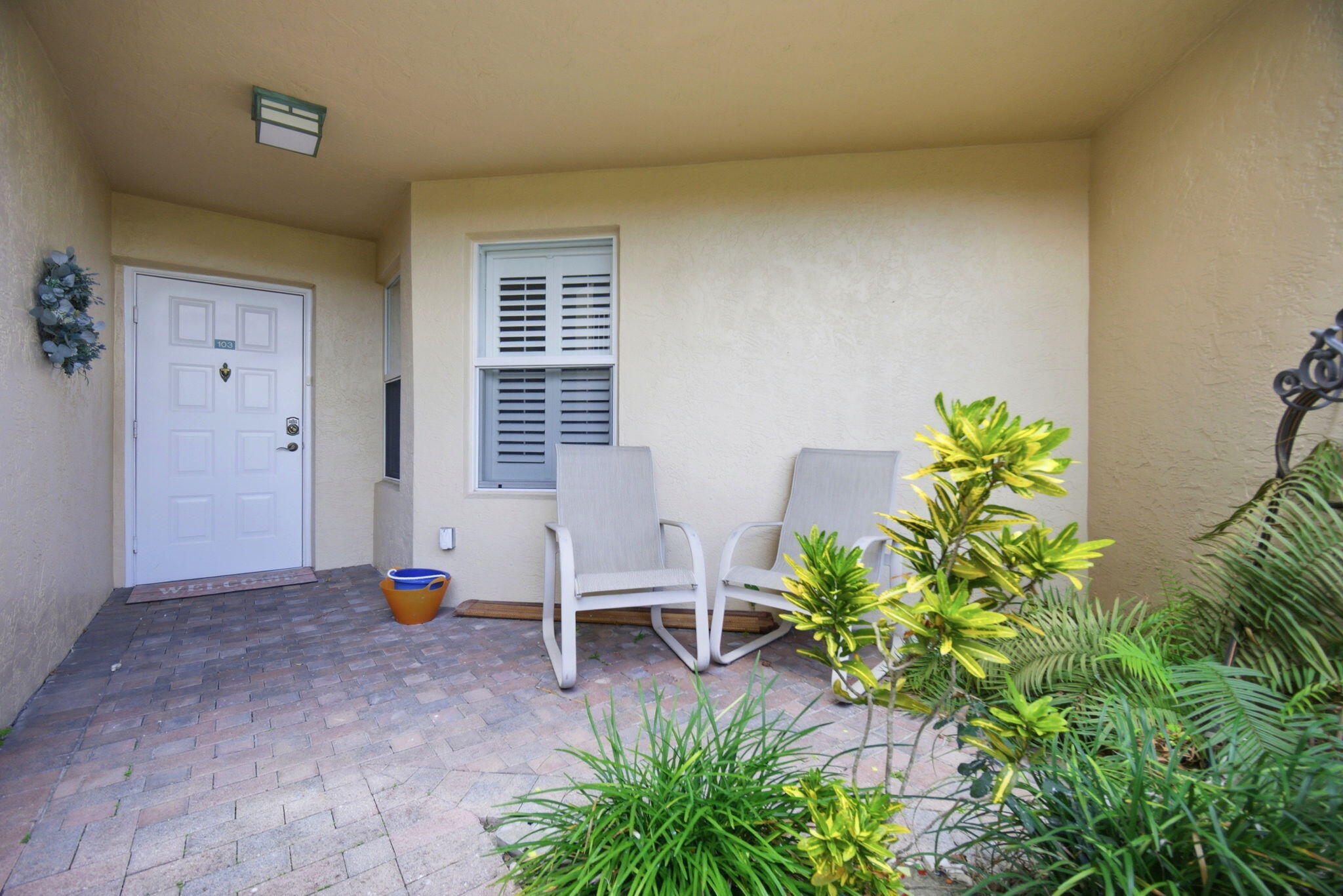 SOUTHAMPTON CONDOMINIUM H - Residential