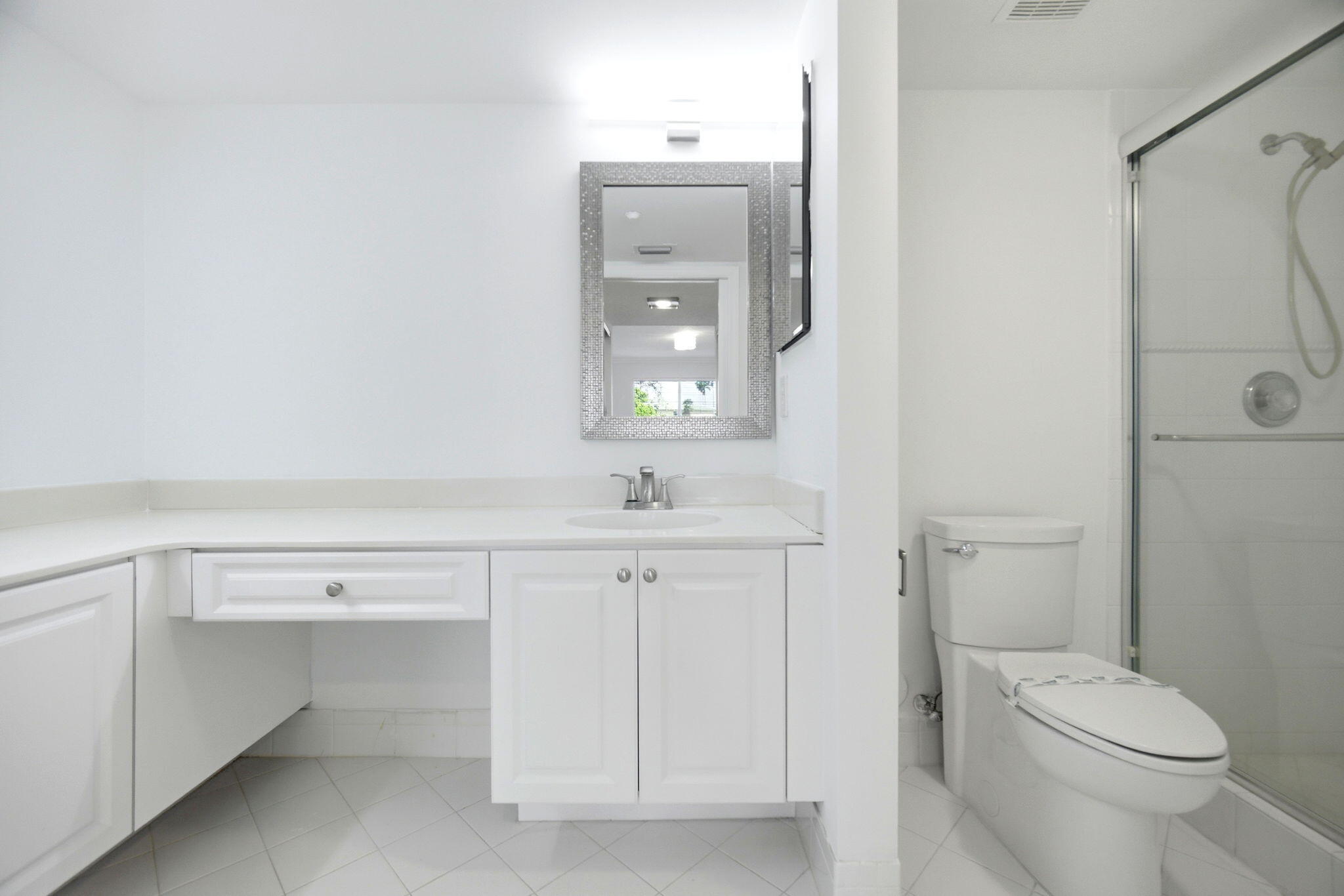 SOUTHAMPTON CONDOMINIUM H - Residential