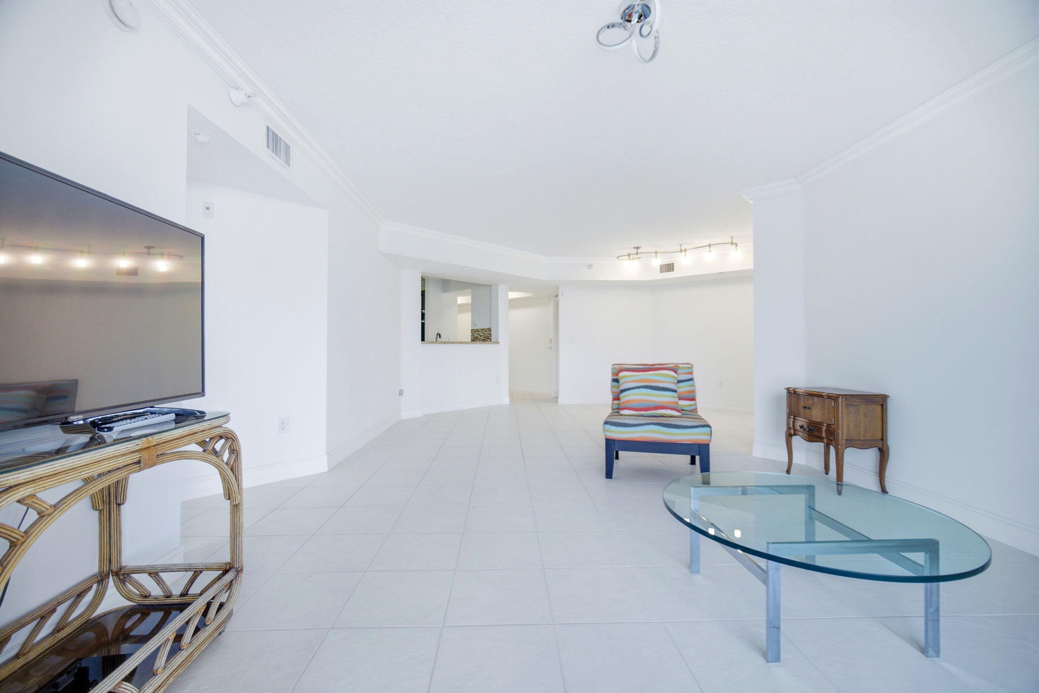 SOUTHAMPTON CONDOMINIUM H - Residential