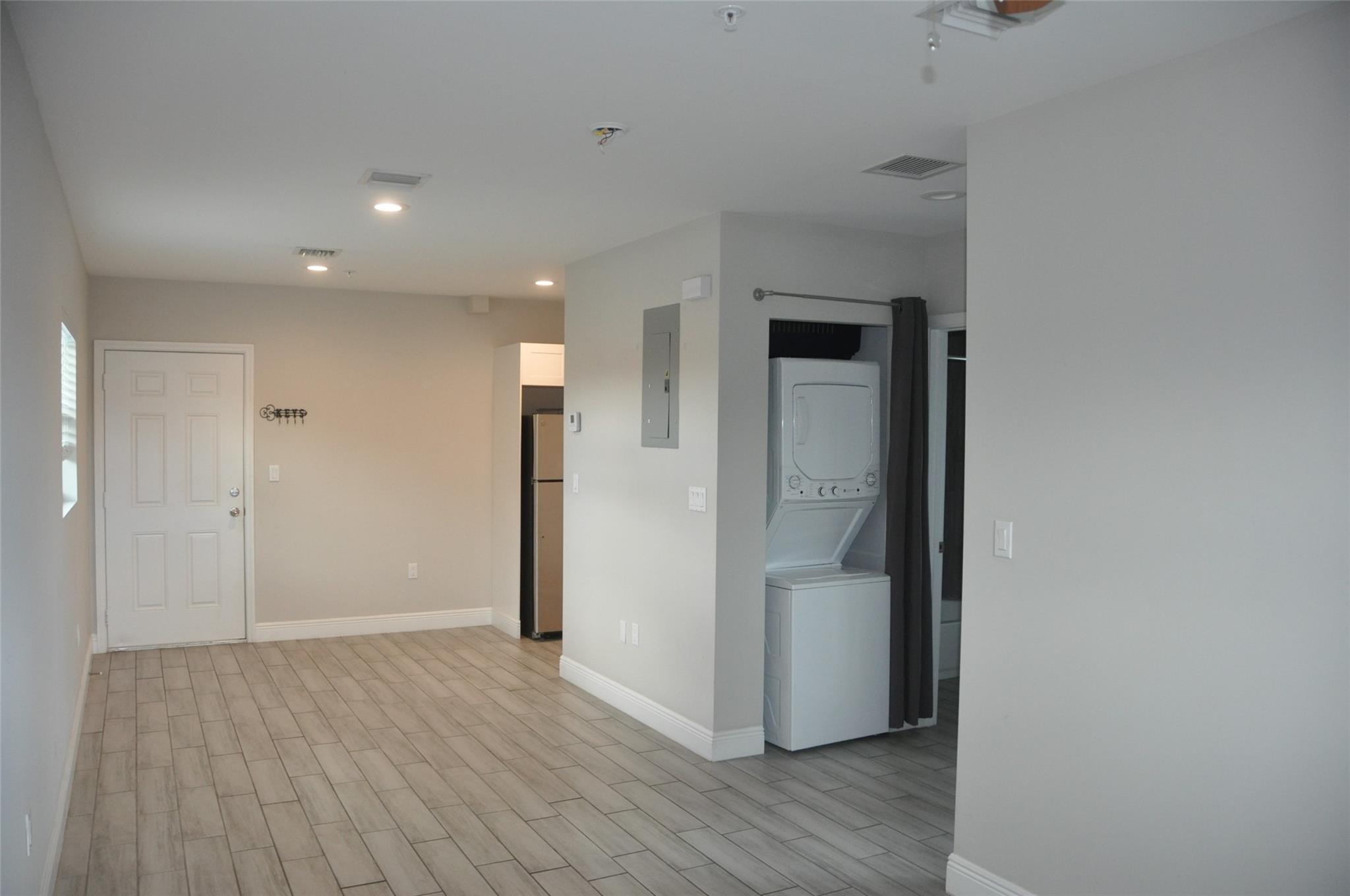 Home Beautiful Park 2-47 - Residential Lease