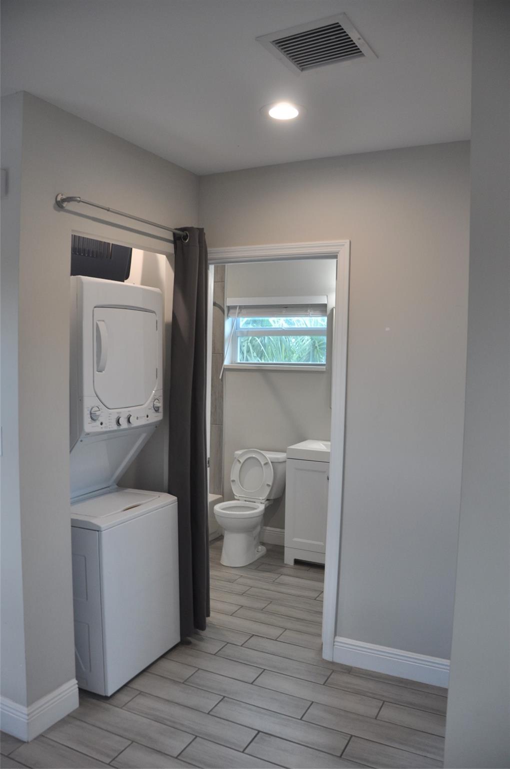 Home Beautiful Park 2-47 - Residential Lease