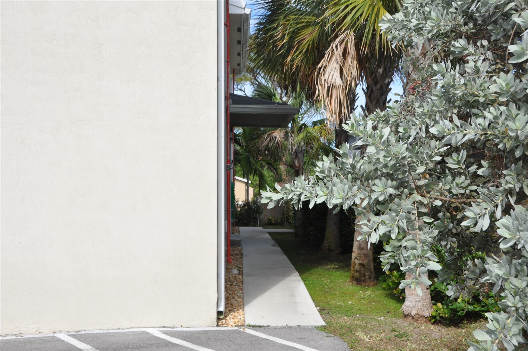 Home Beautiful Park 2-47 - Residential Lease