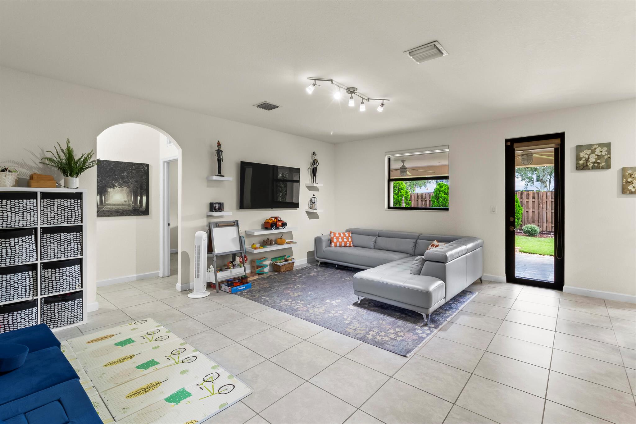 GARDEN ESTATES AT THE HAM - Residential