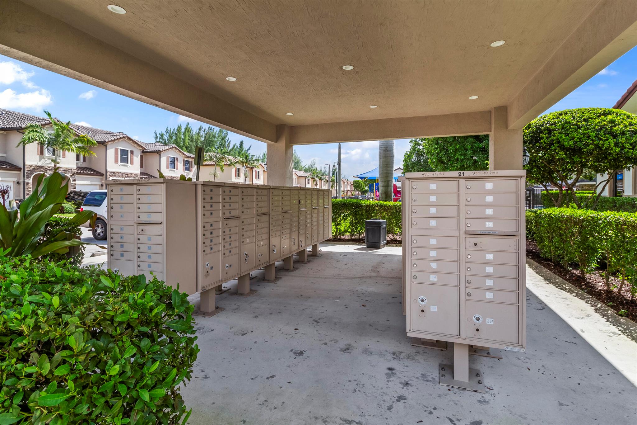 GARDEN ESTATES AT THE HAM - Residential