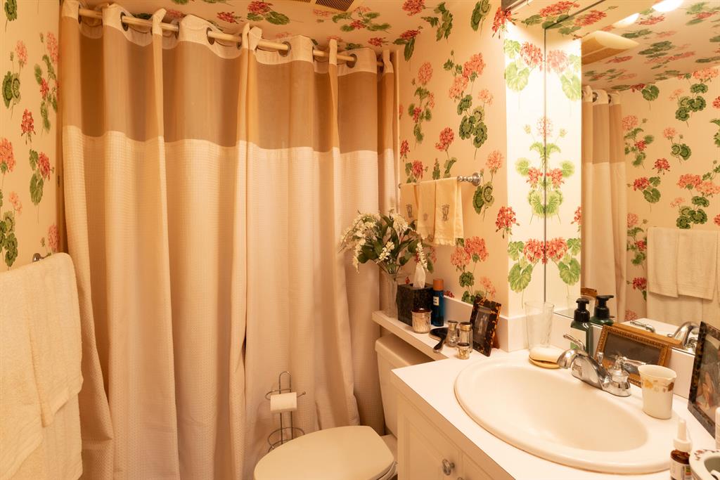 NORTON PARK PLACE CONDO - Residential