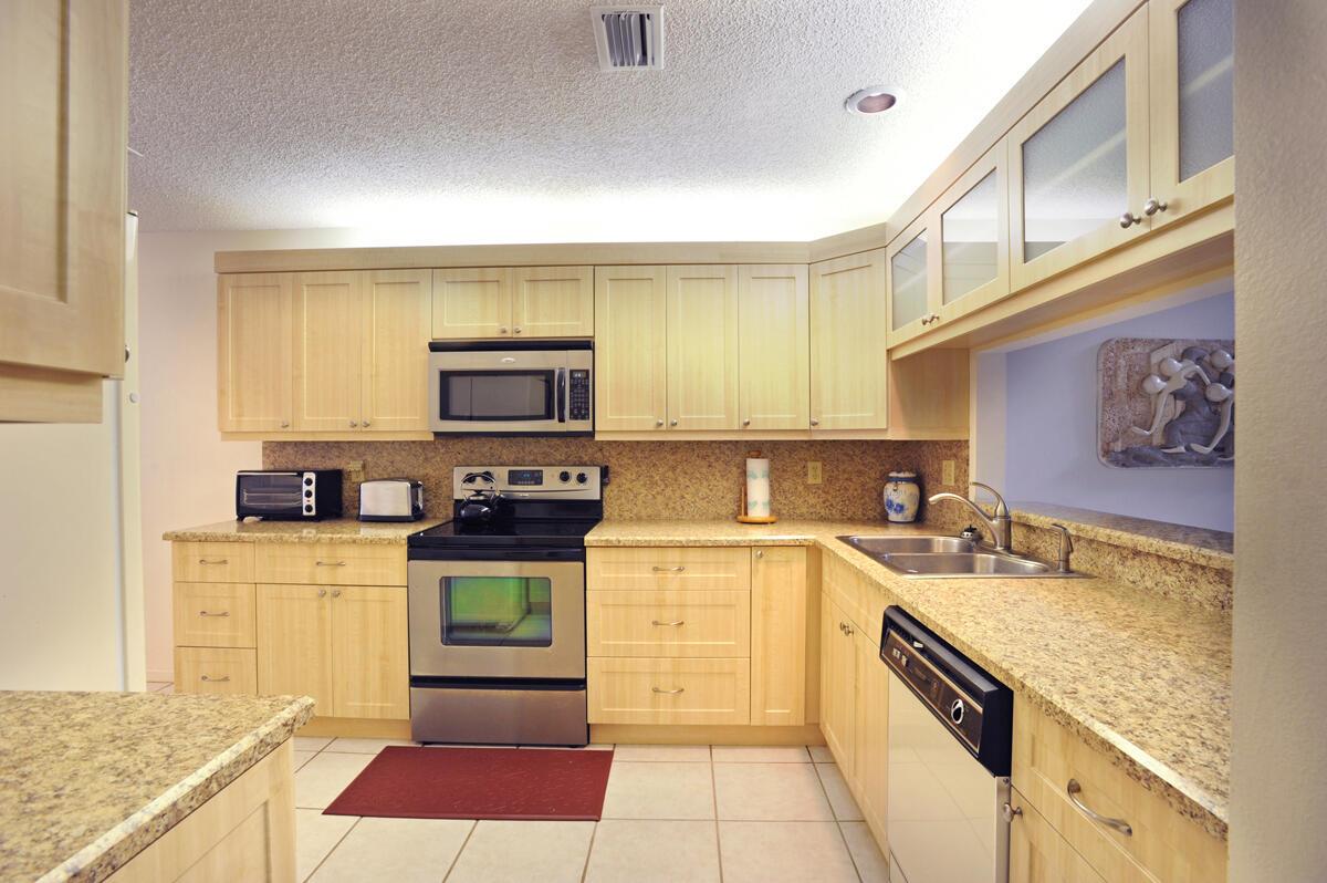 PGA RESORT COMMUNITY PL O - Residential Lease