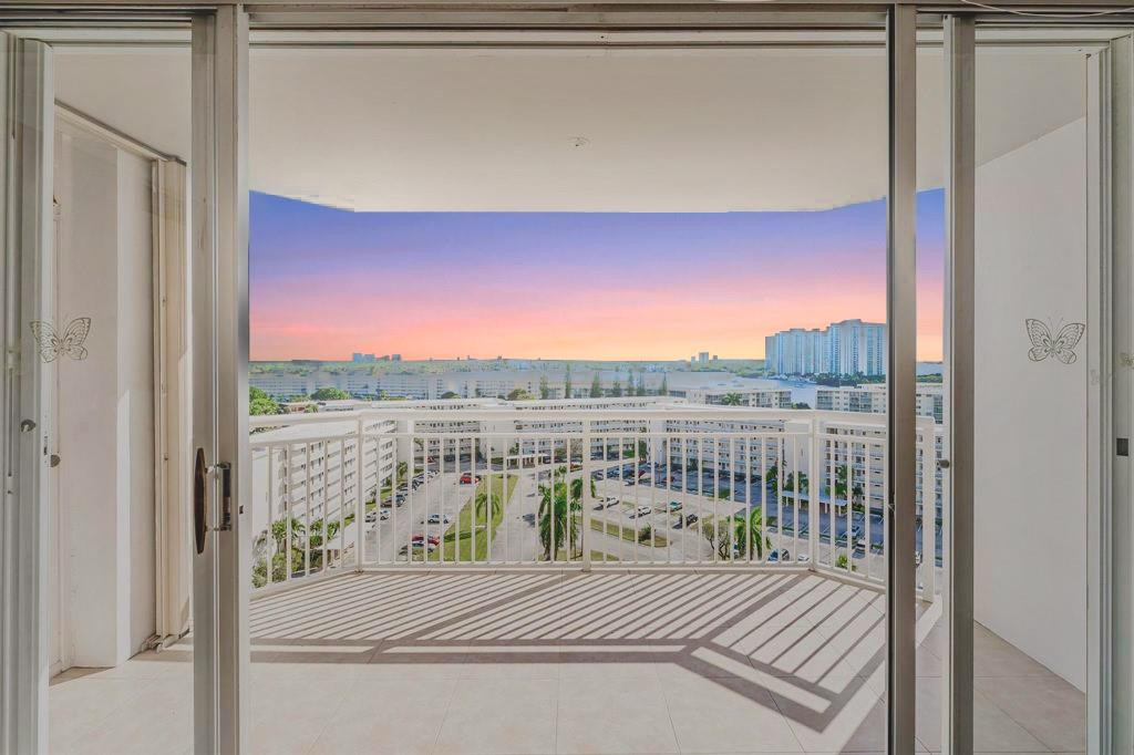 Del Prado - Residential