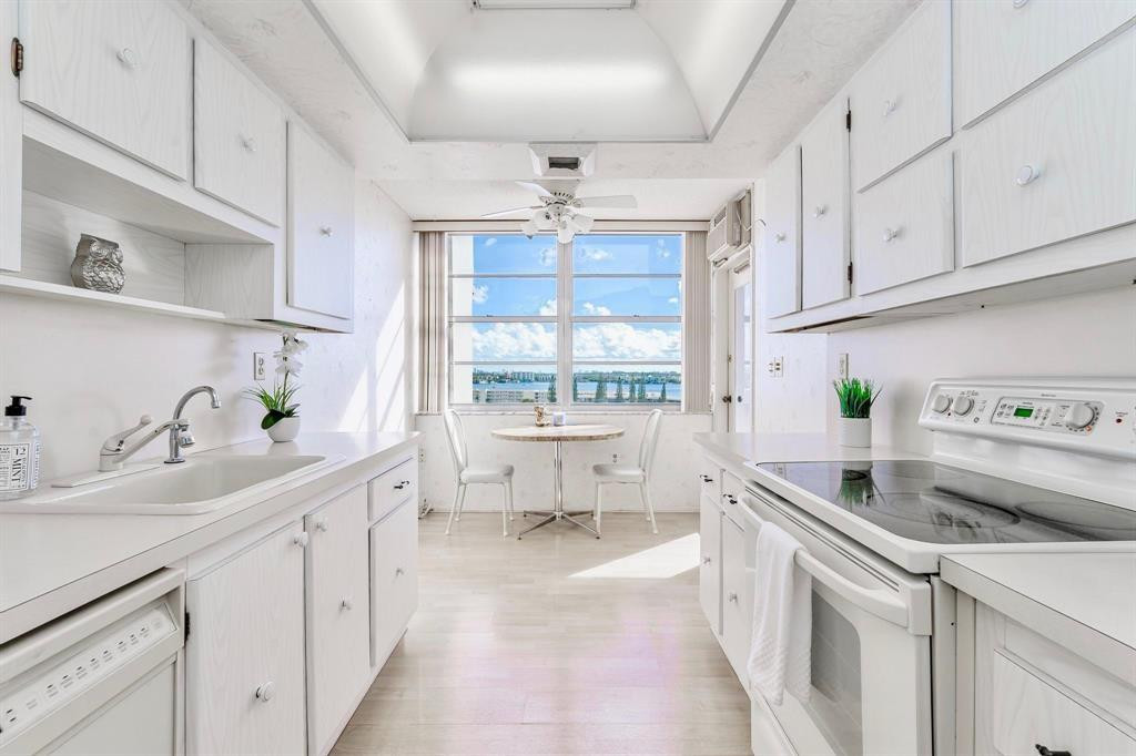 Del Prado - Residential