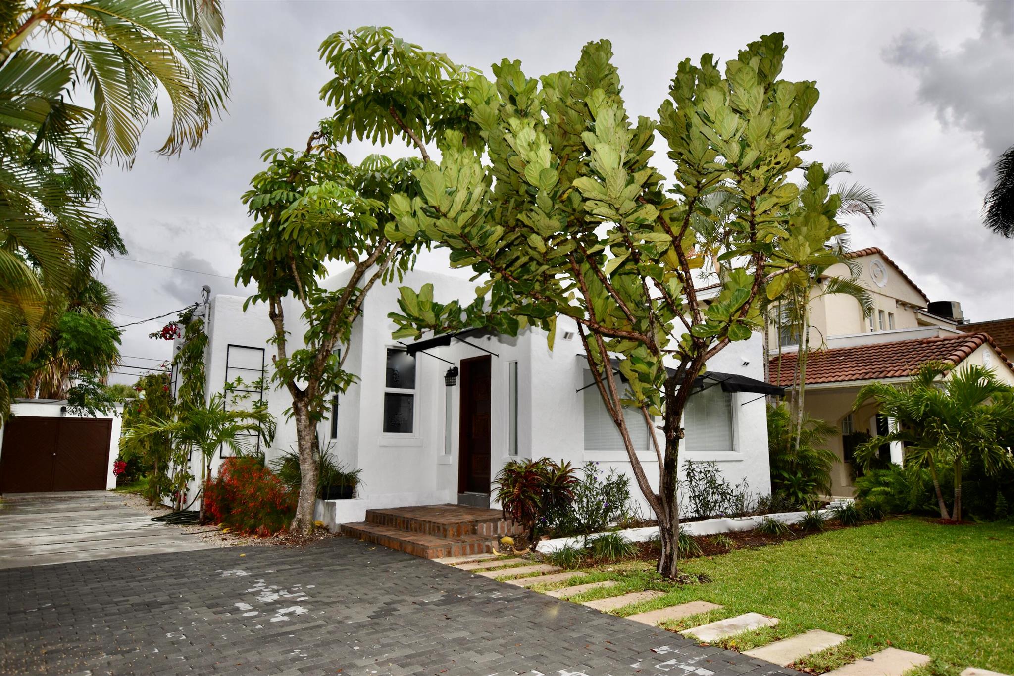 806 Park Place