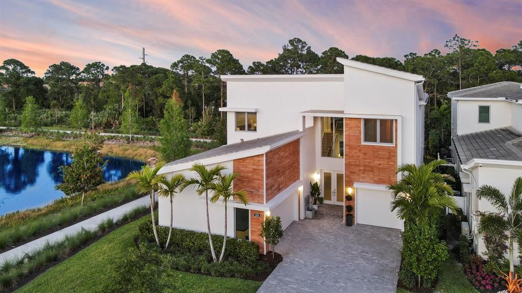 Photo of 1154 Faulkner Terrace, Palm Beach Gardens, FL 33418 (MLS # R10713175)