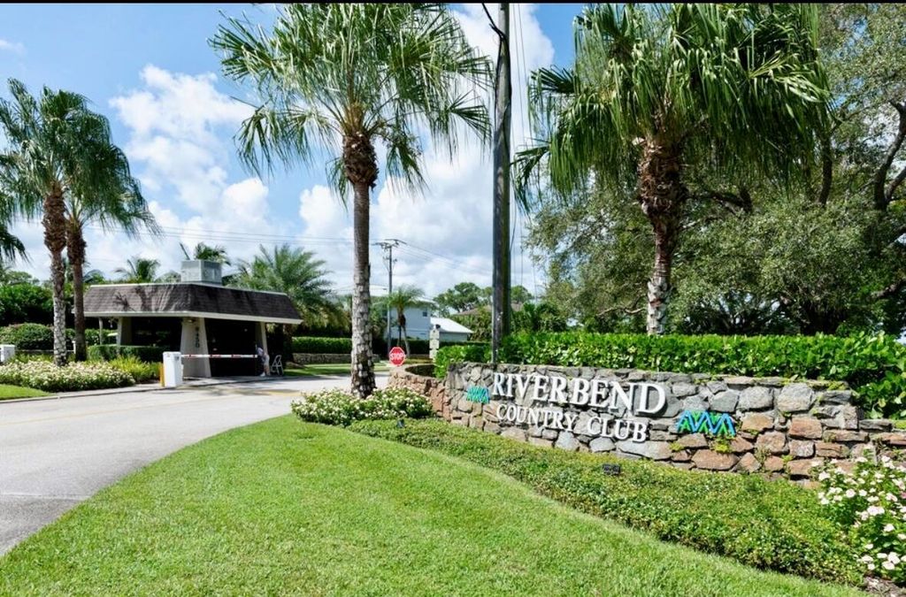 Photo of 9110 SE Riverfront Terrace #E, Jupiter, FL 33469 (MLS # R10980274)