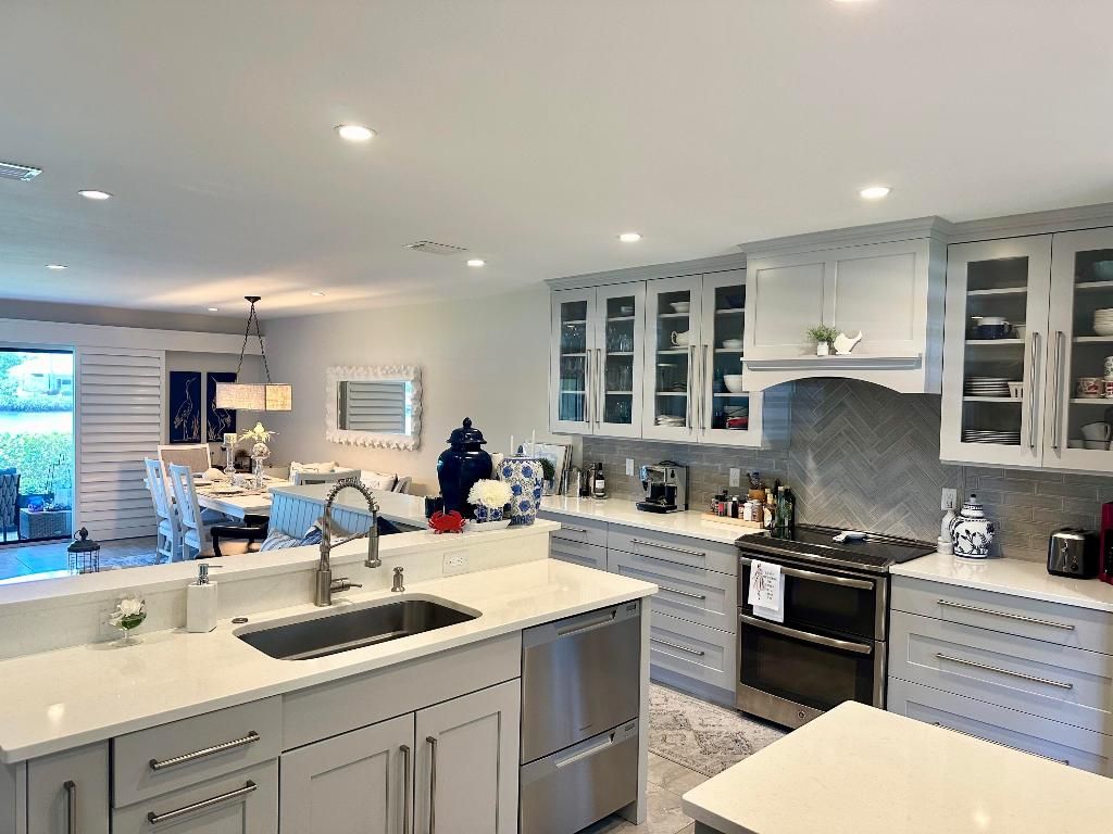 Photo of 9110 SE Riverfront Terrace #E, Jupiter, FL 33469 (MLS # R10980274)