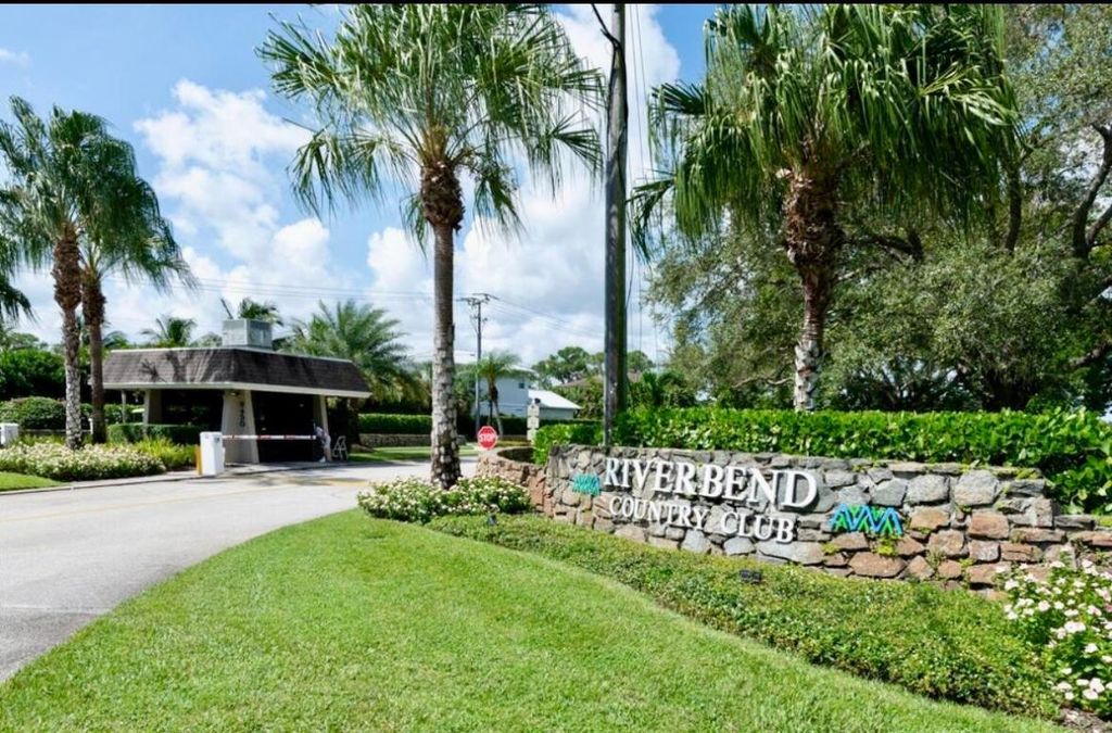 Photo of 9110 SE Riverfront Terrace #E, Jupiter, FL 33469 (MLS # R10980274)