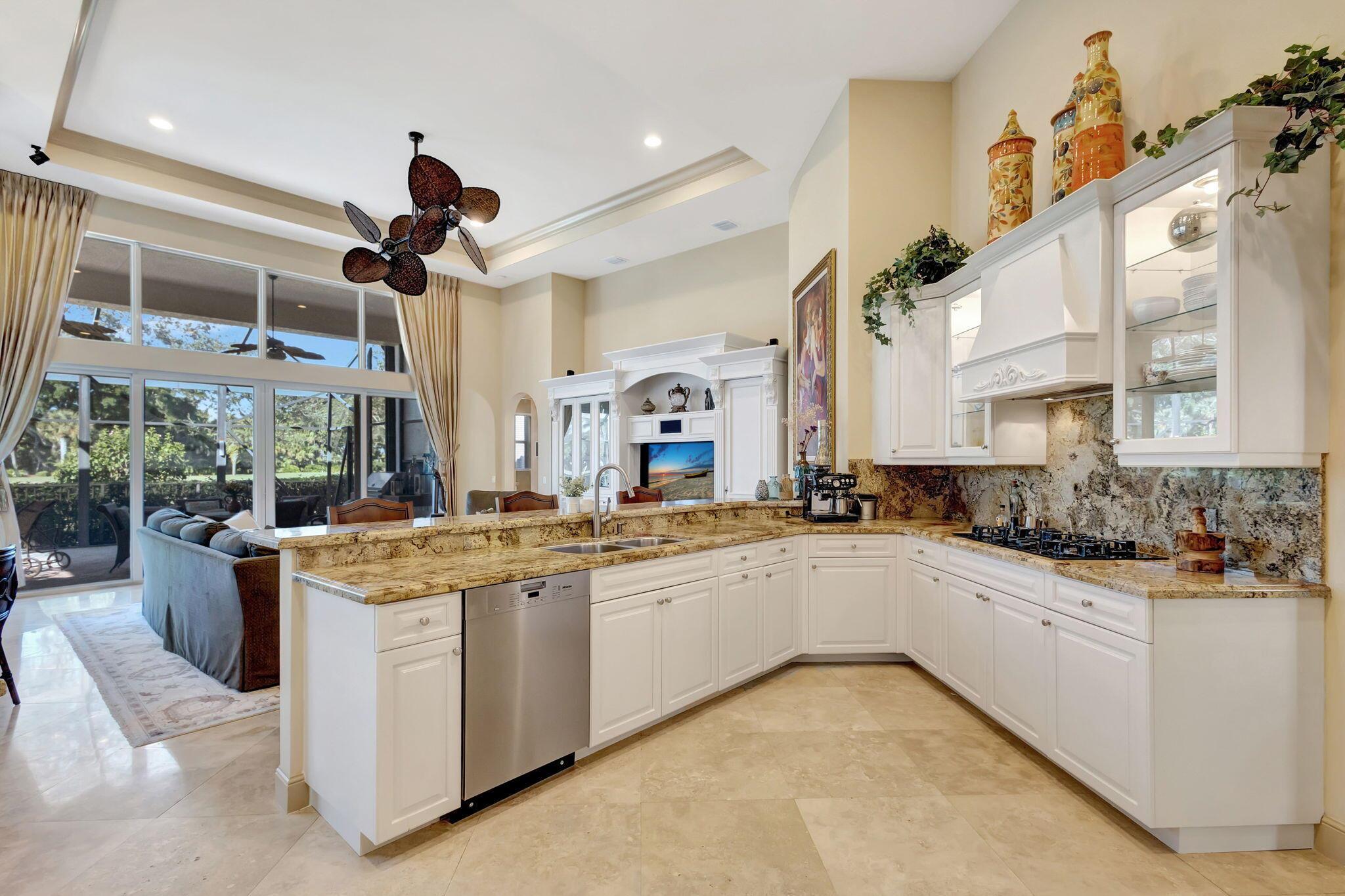 IBIS GOLF AND COUNTRY CLU - Residential Lease