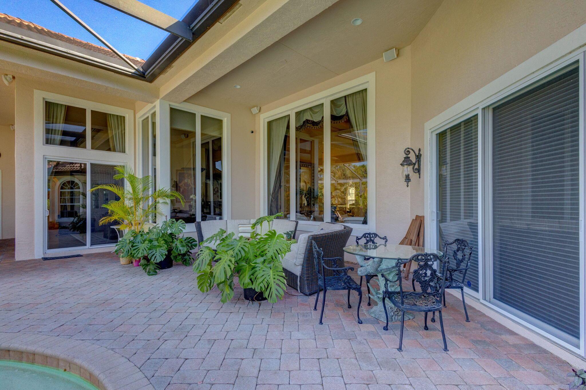 IBIS GOLF AND COUNTRY CLU - Residential Lease