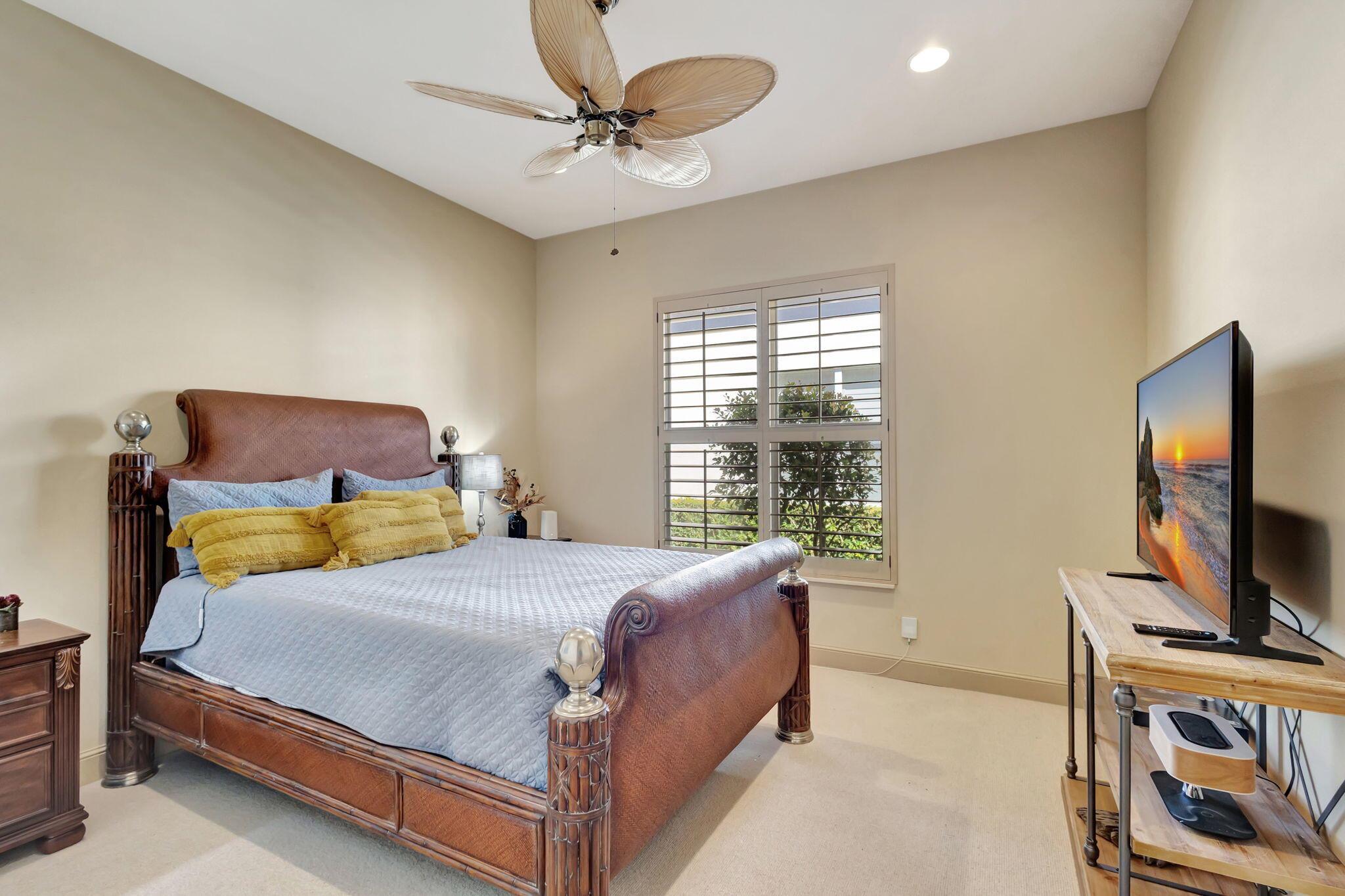 IBIS GOLF AND COUNTRY CLU - Residential Lease