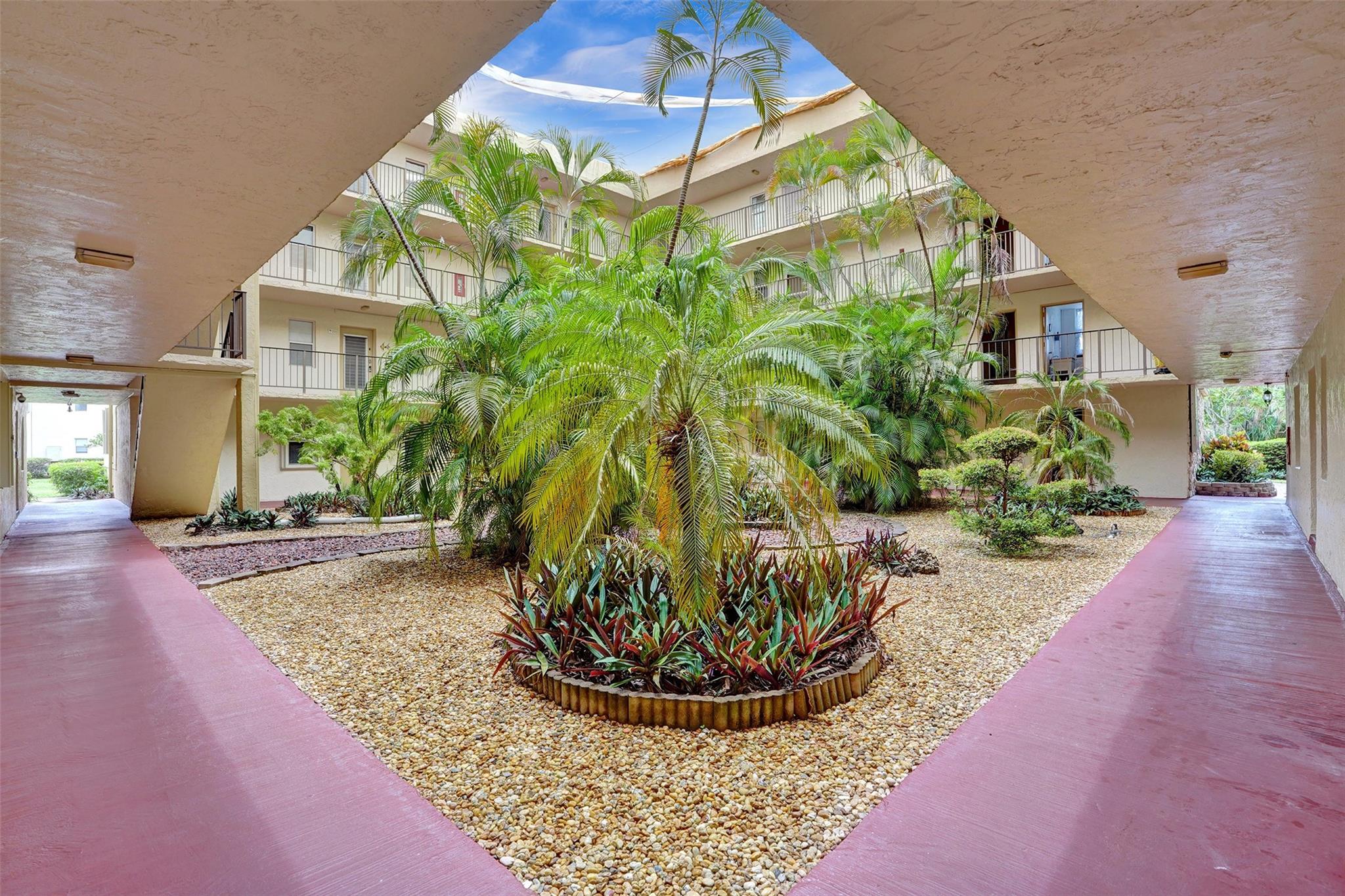 View photos, virtual tours, details... 2801 Somerset Dr 101