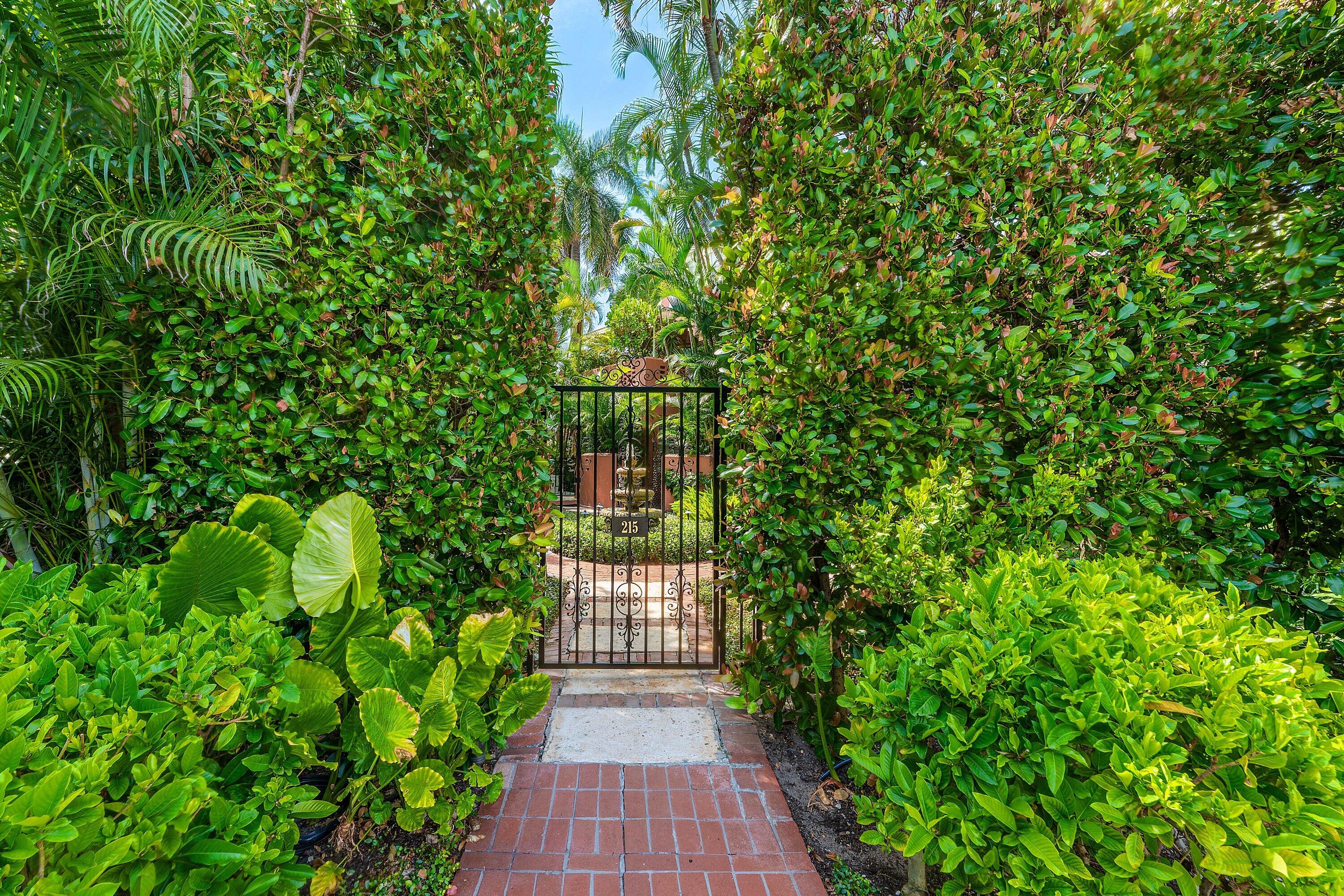 215 PHIPPS Plaza 2