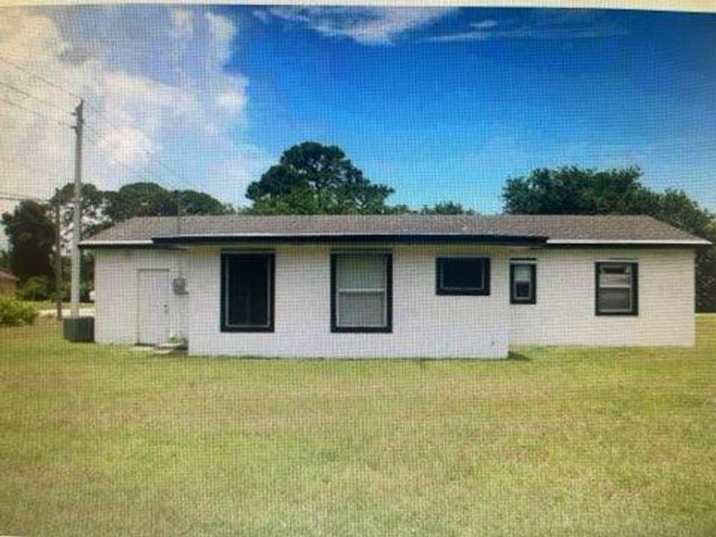 Photo of 3809 Avenue P, Fort Pierce, FL 34947 (MLS # F10544886)
