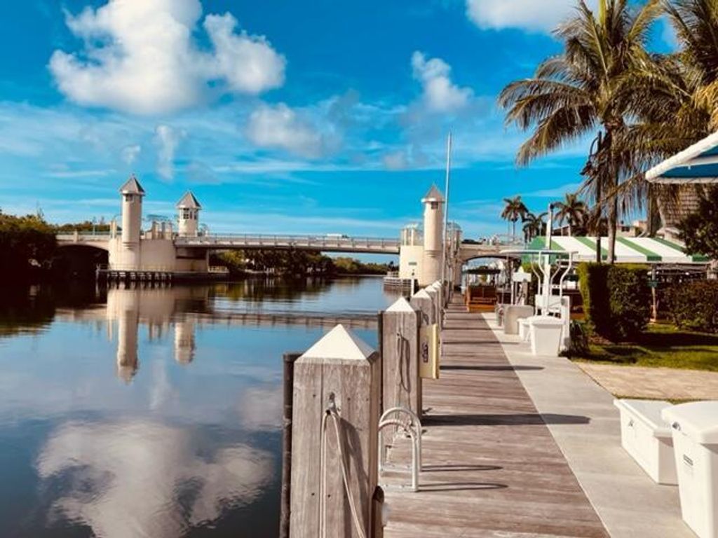 Photo of 100 NE 6th Street #301, Boynton Beach, FL 33435 (MLS # R11064184)
