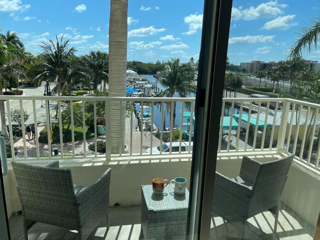 Photo of 100 NE 6th Street #301, Boynton Beach, FL 33435 (MLS # R11064184)