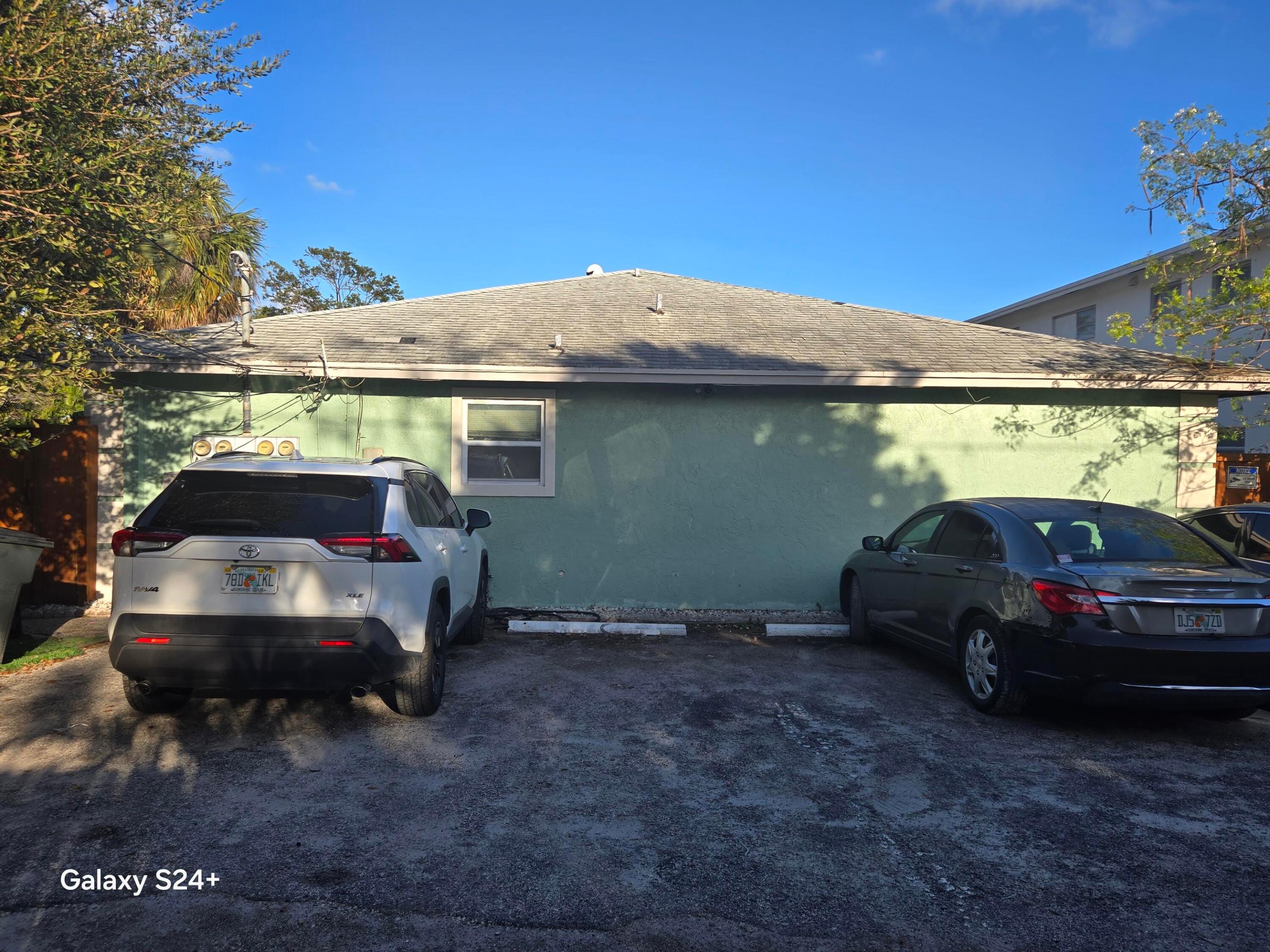 LAKE WORTH TOWN - Residential Income